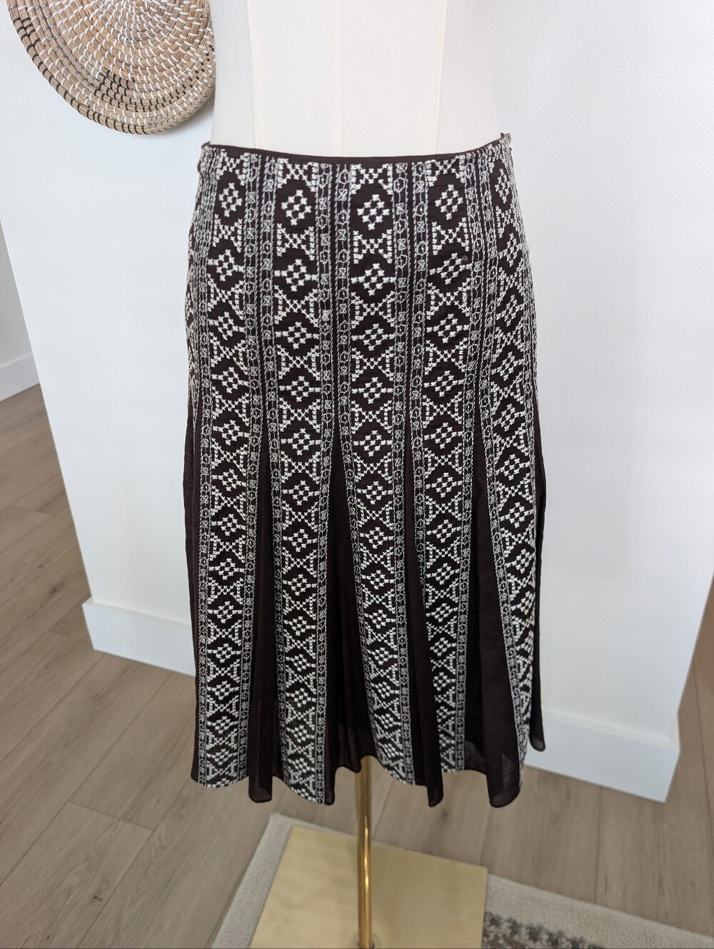 Ann Taylor brown embroidered pleated skirt  Cotton A-Line Skirt Size 8P